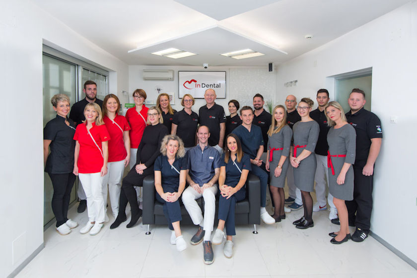 In Dental Estetica tim - stomatolozi i tehničari